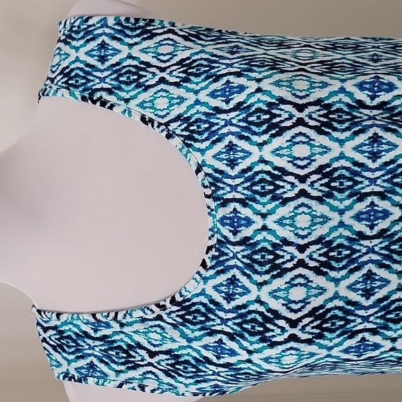 New Directions Size M Blue Aqua and Teal Patterned Sleeveless Top w/ White Under - Picture 2 of 12